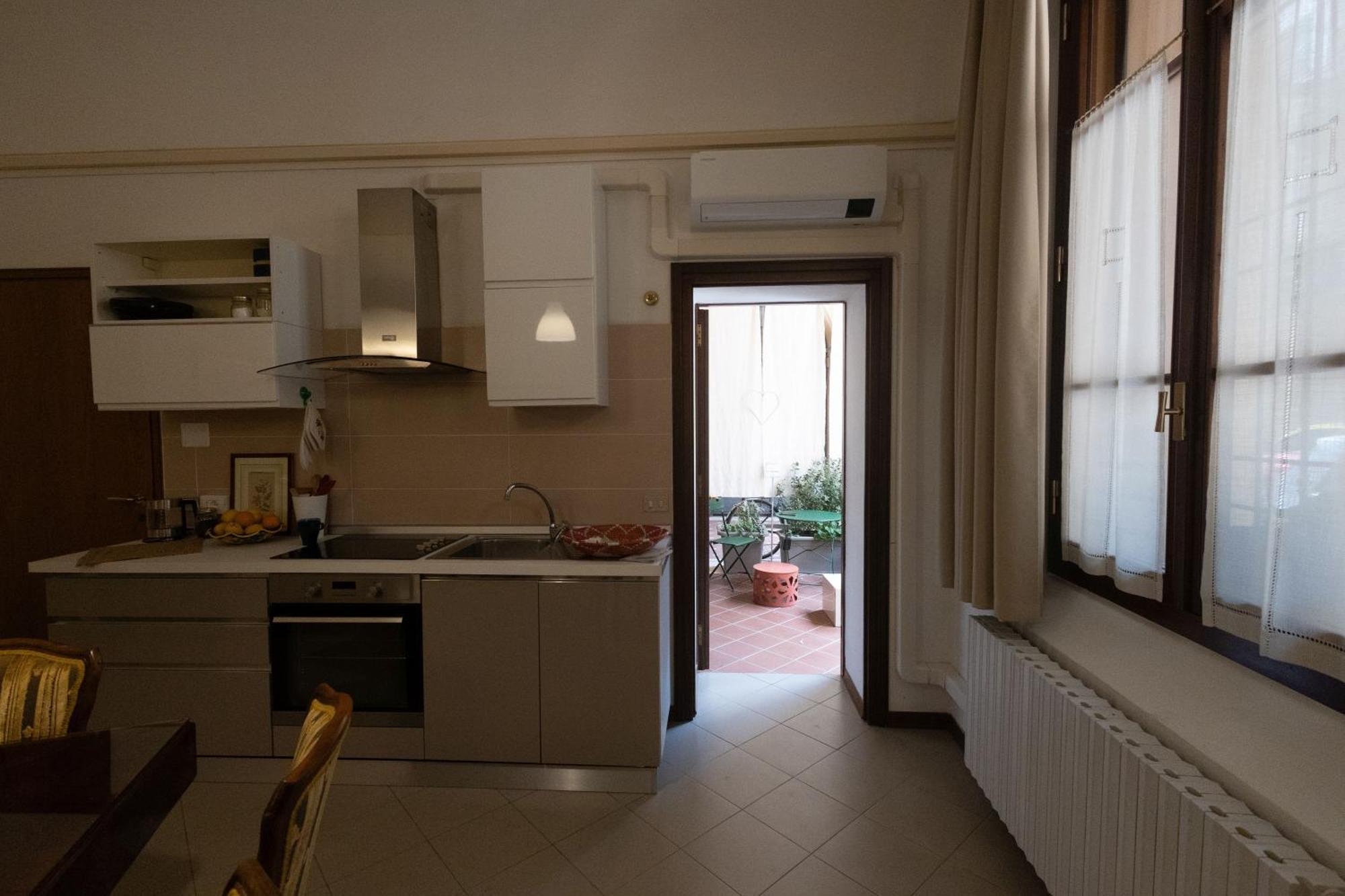 Ca' Spadoni, Centro Storico, Piano Terra, Ingresso Indipendente, Teatro, Parcheggio, อิโมลา ภายนอก รูปภาพ
